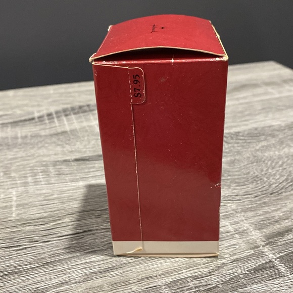 Hallmark | Mom: “A Mom is a Special Gift” (1996) - Vintage Keepsake Ornament - Picture 5 of 14